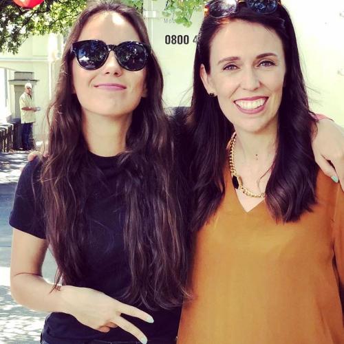 Kiwi PM Jacinda Ardern Rocked Up At A Festival Amy Shark Was Playing And The Reason Why Is So Cool!