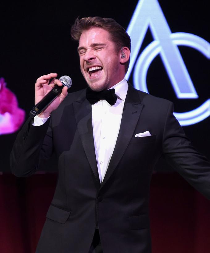 Actor Hugh Sheridan Says He S Feeling Scared Frustrated And Lonely Following Positive Covid 19 Test