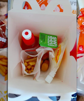 People Have Fallen In Love With This Mum's DIY Happy Meal Hack
